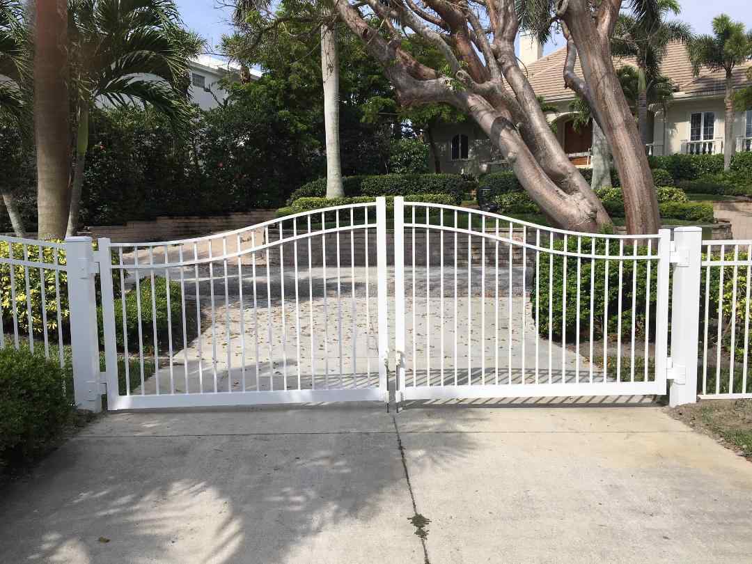 Aluminum Decorative Fencing in Sarasota Florida