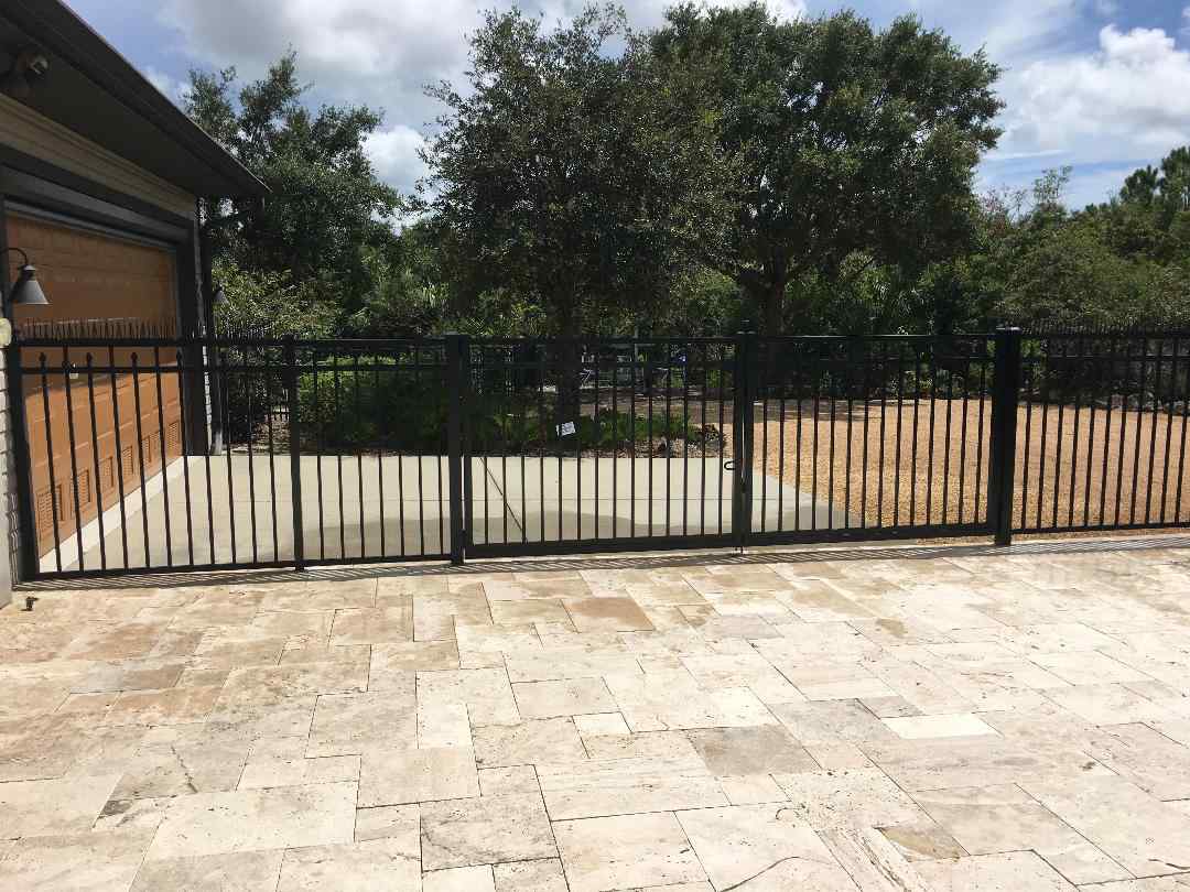 Aluminum Dog Fencing in Sarasota Florida