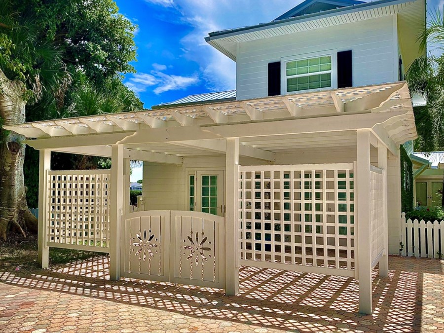 Sarasota Florida fence company - custom lattice project