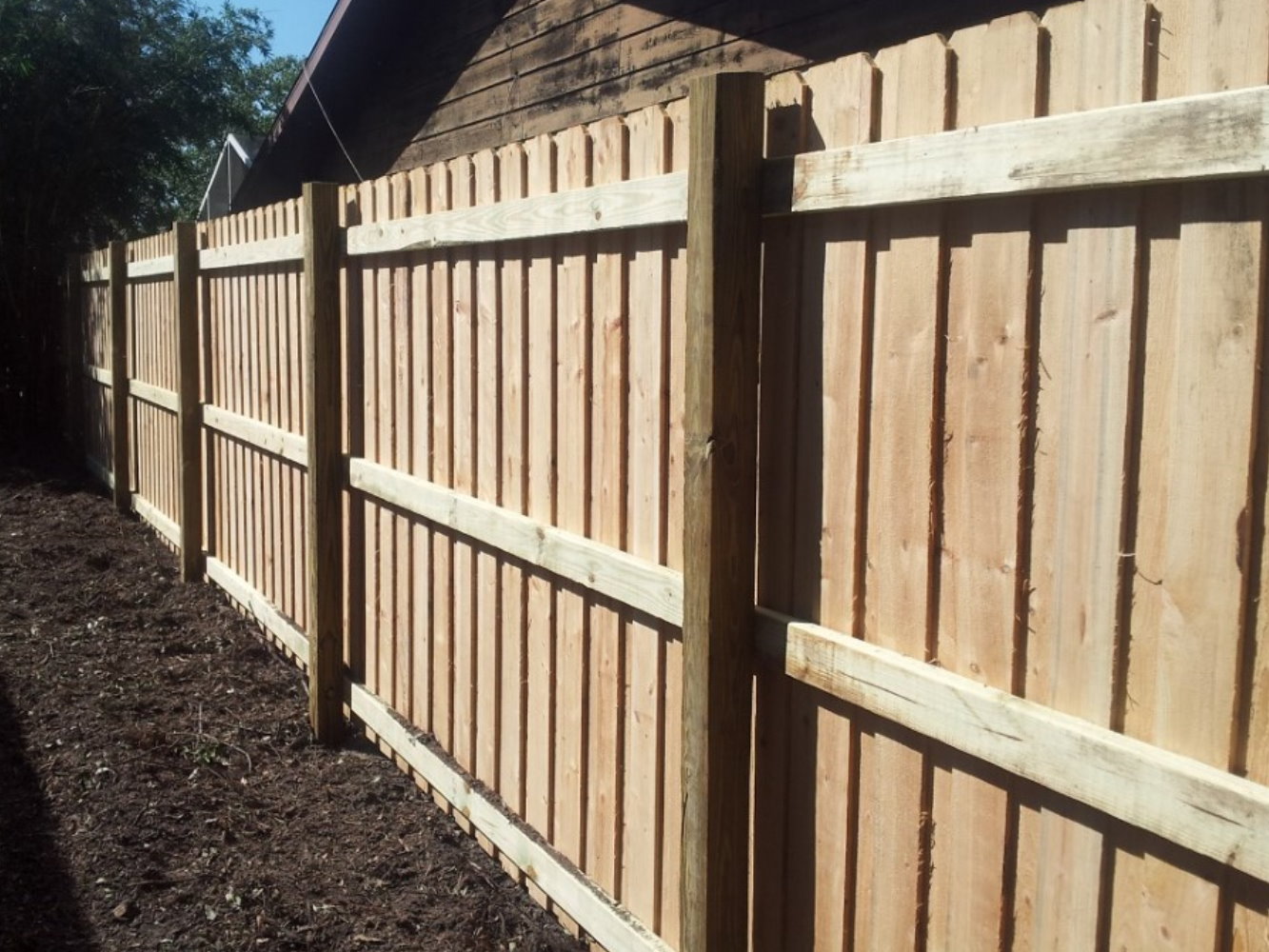 Charlotte County Florida Shadowbox style wood fence