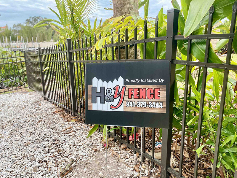 Aluminum fence installation in Sarasota, Florida