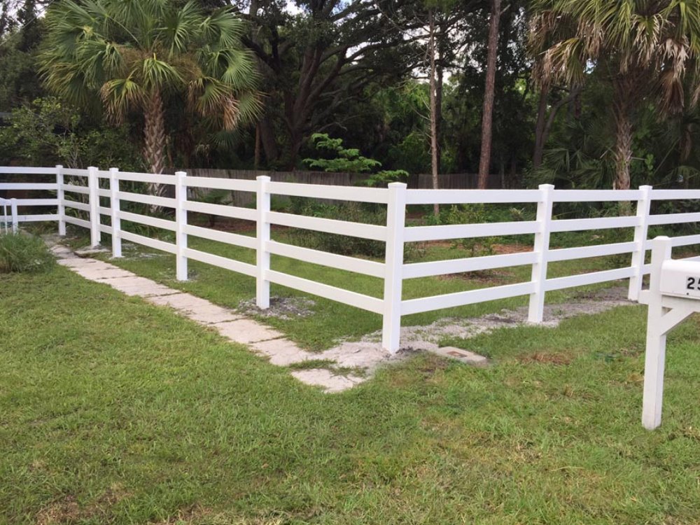 Ranch Rail Vinyl Fence in Sarasota, Florida
