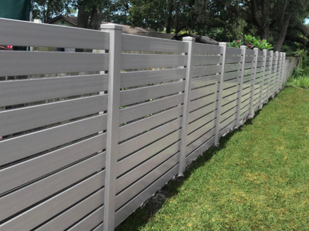 Stacked Horizontal Vinyl Fence in Sarasota, Florida