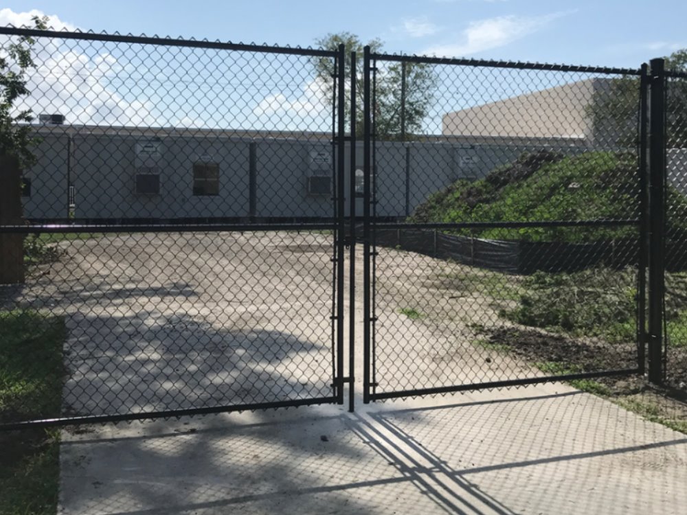 Commercial black chain link gate installation company in Sarasota Florida