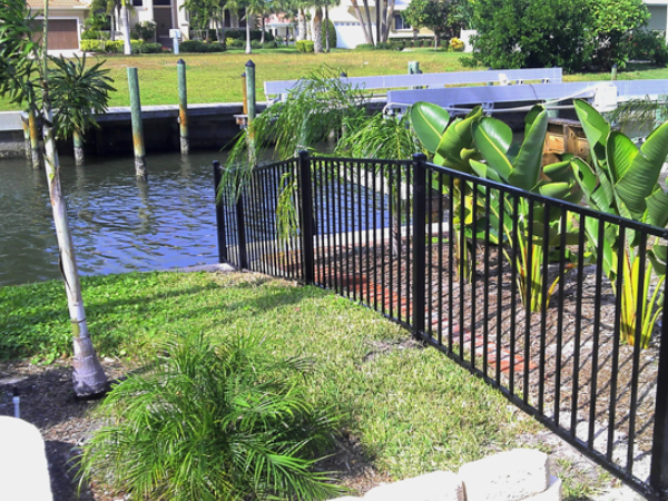 Commercial aluminum fence installation company in Sarasota Florida